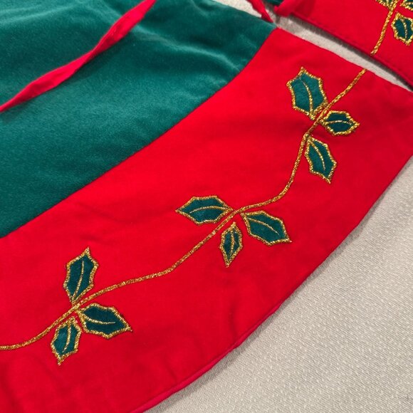 Vintage Christmas Tree Skirt Poinsettia Embroidery Green Red Velvet 40" Diameter - Picture 3 of 13